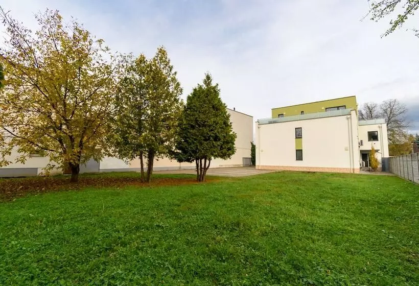 Hotelli Solid Gold Garni