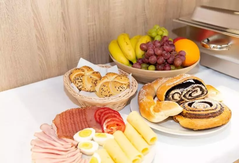 Hotelli Solid Gold Garni