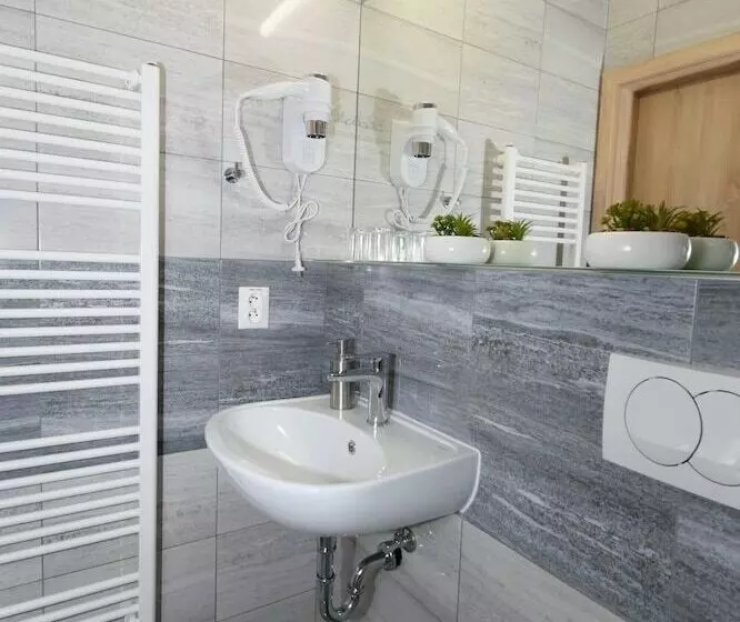 Hotelli Solid Gold Garni