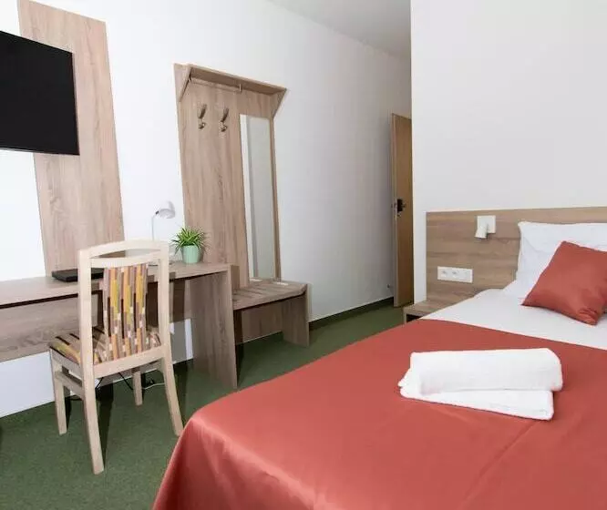 Hotelli Solid Gold Garni