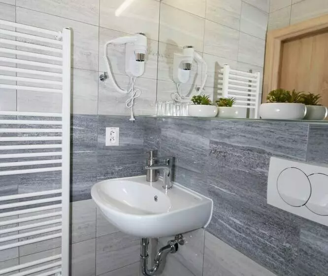 Hotelli Solid Gold Garni