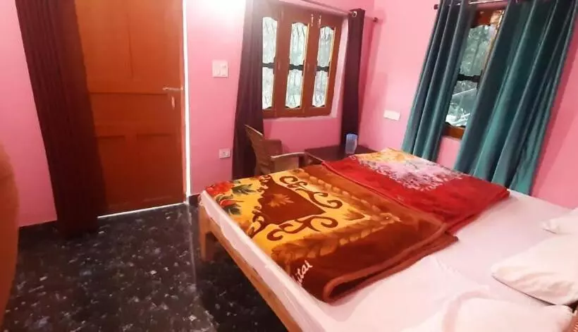 ホテル Jkb Kedarnath