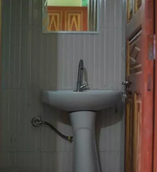 ホテル Jkb Kedarnath