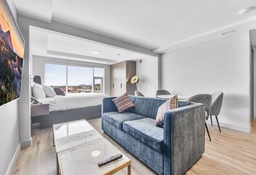 Skye Hotel & Residences