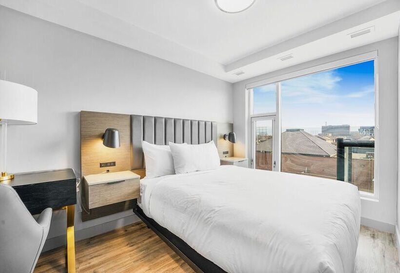 Skye Hotel & Residences