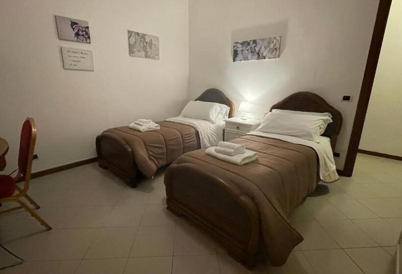 پانسیون La Contessa B&b Torrette