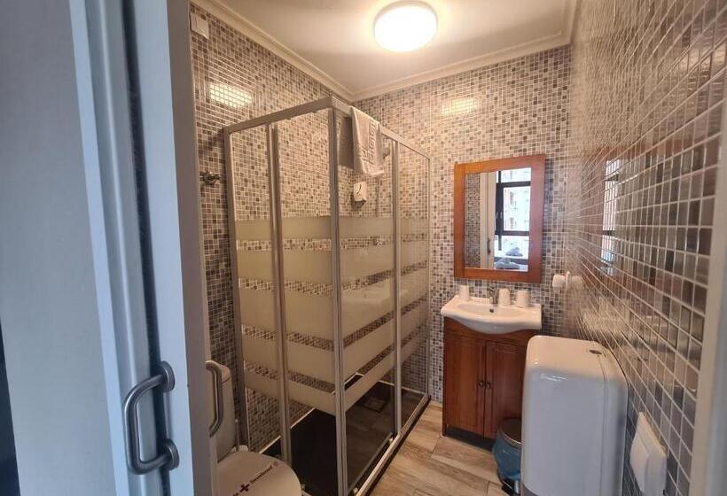 پانسیون Rooms Castro Centro