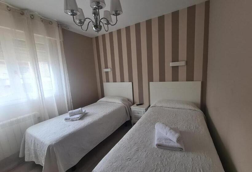 پانسیون Rooms Castro Centro