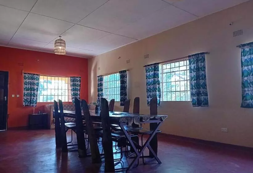 هاستل Blend Lodge And Kitchen   Pakachere