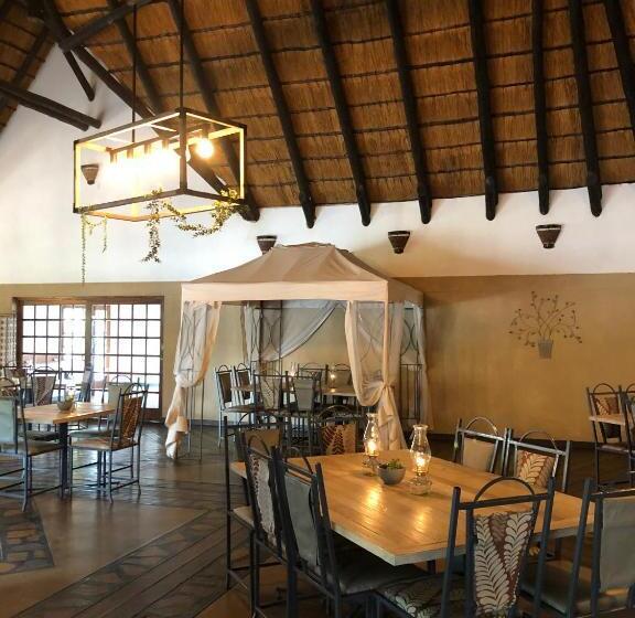 تختخواب و صبحانه Okahandja Country