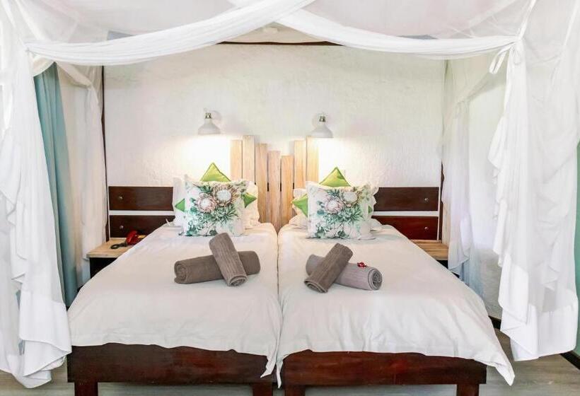 تختخواب و صبحانه Okahandja Country