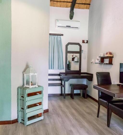 تختخواب و صبحانه Okahandja Country