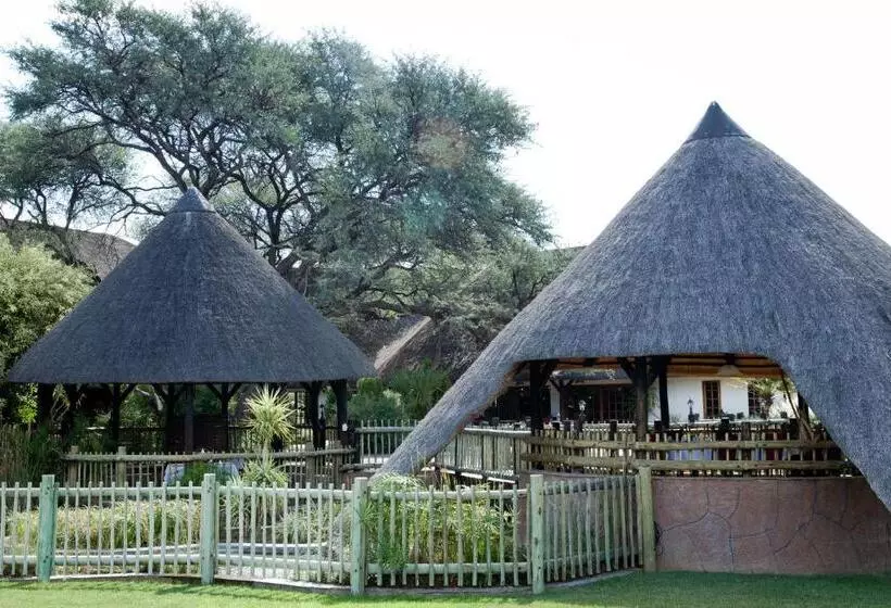 تختخواب و صبحانه Okahandja Country