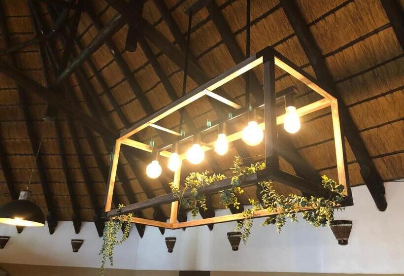 تختخواب و صبحانه Okahandja Country