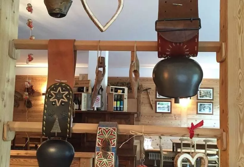 ホテル Albergo Alpenrose Ski&bike Mountain