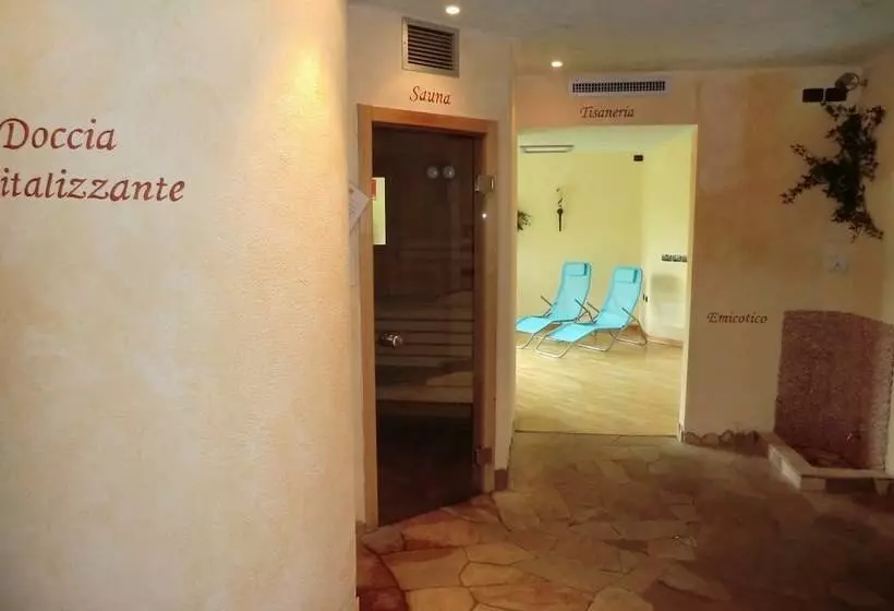 ホテル Garnì Costa Verde