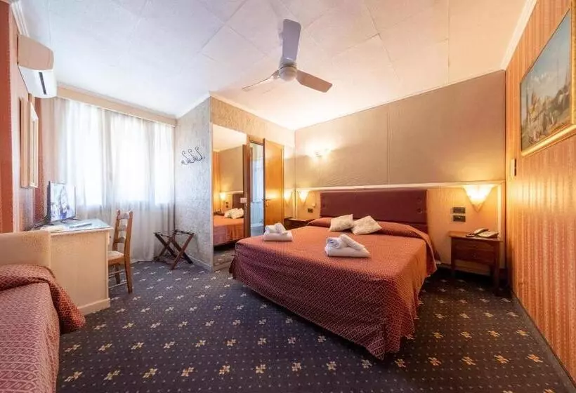 ホテル Holiday Rooms Antica Badia