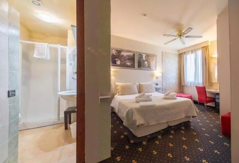 ホテル Holiday Rooms Antica Badia