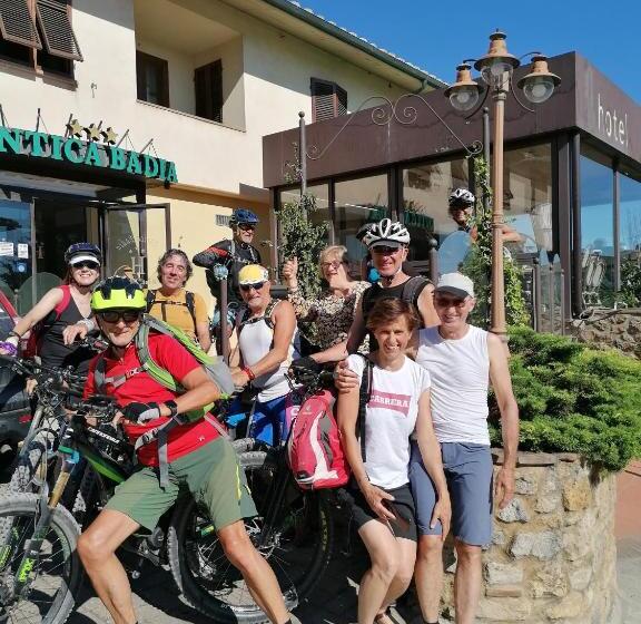 فندق Holiday Rooms Antica Badia