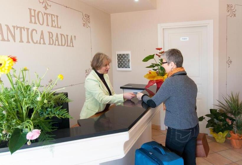 فندق Holiday Rooms Antica Badia