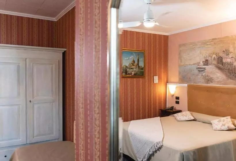 ホテル Holiday Rooms Antica Badia