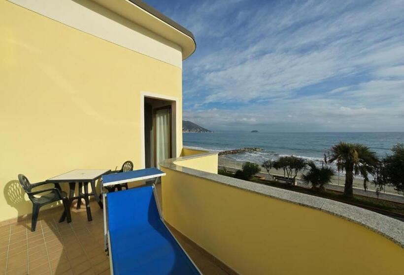 בית מלון כפרי Delfino