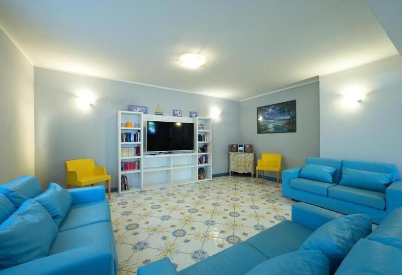 בית מלון כפרי Delfino