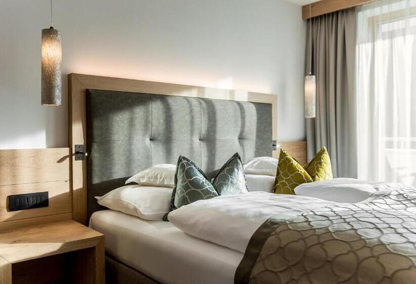 Отель La Fradora   Dolomites