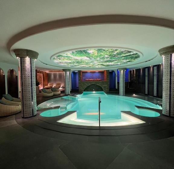 La Pineta Hotel Beach & Spa