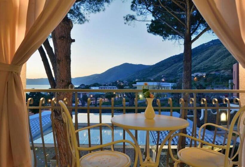 La Pineta Hotel Beach & Spa