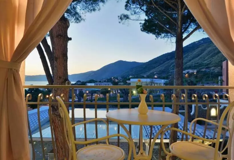 La Pineta Hotel Beach & Spa