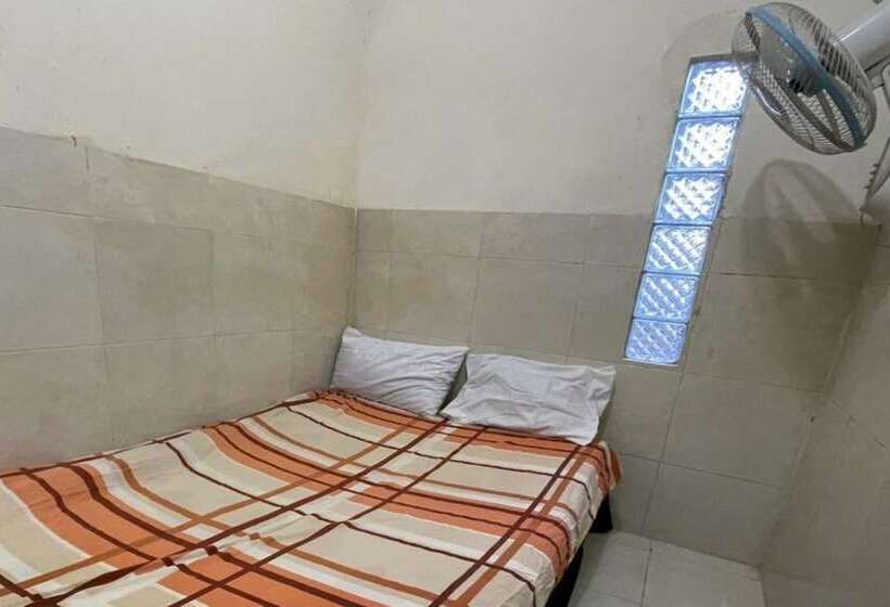 Hotel Spot On 93755 Siwalanpanji Homestay Syariah