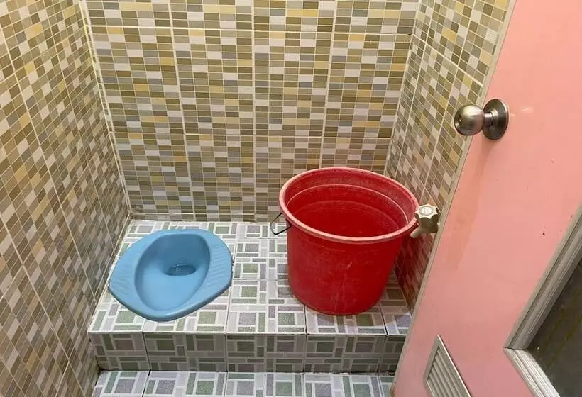 Hotelli Spot On 93755 Siwalanpanji Homestay Syariah