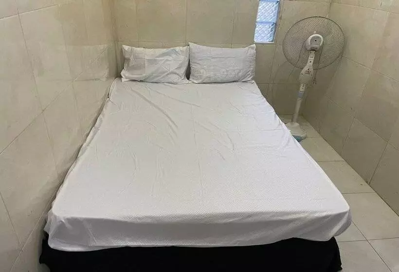 Hotelli Spot On 93755 Siwalanpanji Homestay Syariah