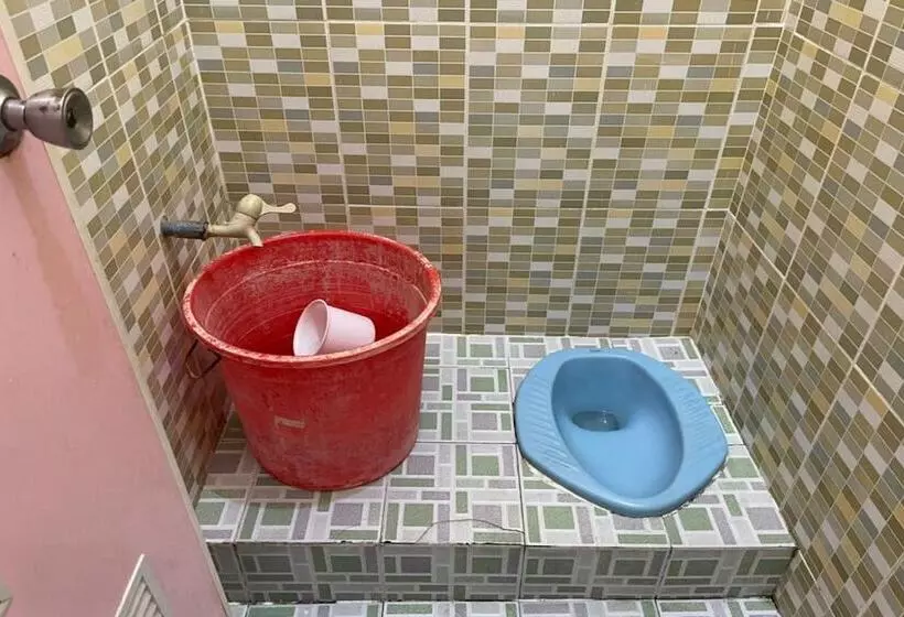 Hotelli Spot On 93755 Siwalanpanji Homestay Syariah