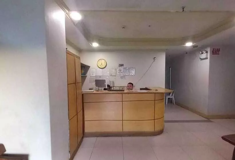 Oyo 1066 Dorotello Apartelle