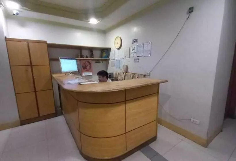 Oyo 1066 Dorotello Apartelle