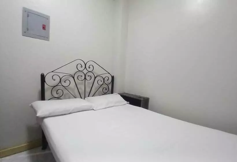 Oyo 1066 Dorotello Apartelle