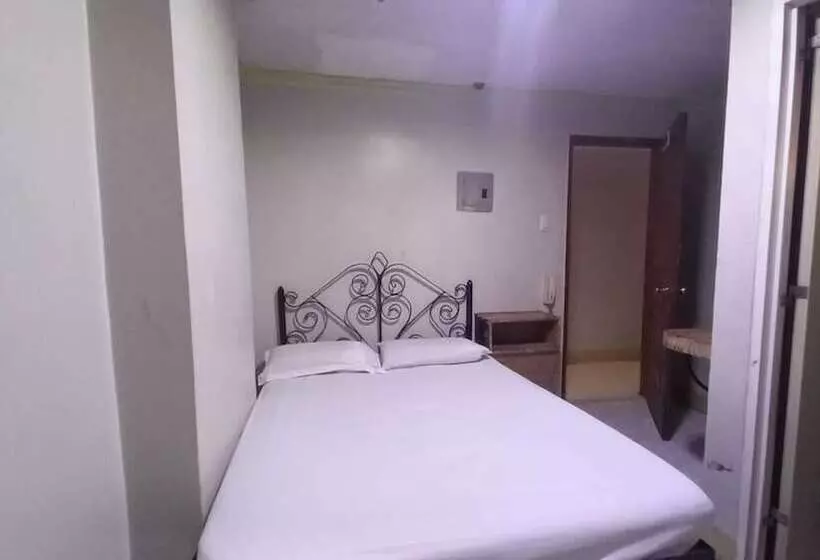 Oyo 1066 Dorotello Apartelle