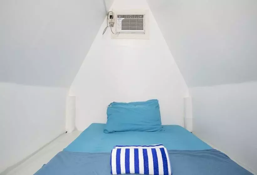 هتل Costas De Liwa Bar & Beach Resort