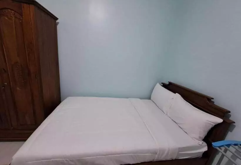 هتل Oyo 93695 Guest House Riharti Syariah