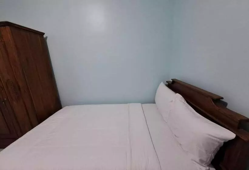 هتل Oyo 93695 Guest House Riharti Syariah