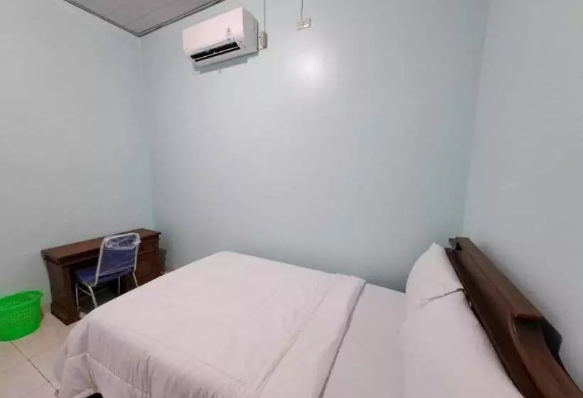 هتل Oyo 93695 Guest House Riharti Syariah