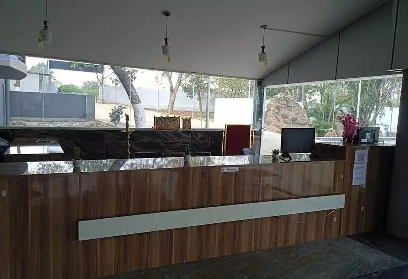 Hotelli Aaditya Greens Near Nelaguli Panchyat Office