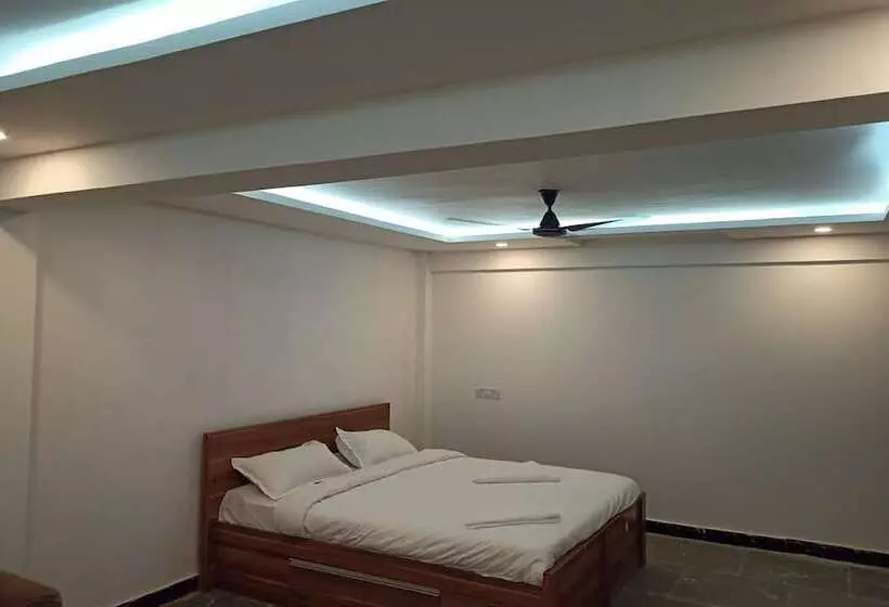 Hotelli Aaditya Greens Near Nelaguli Panchyat Office