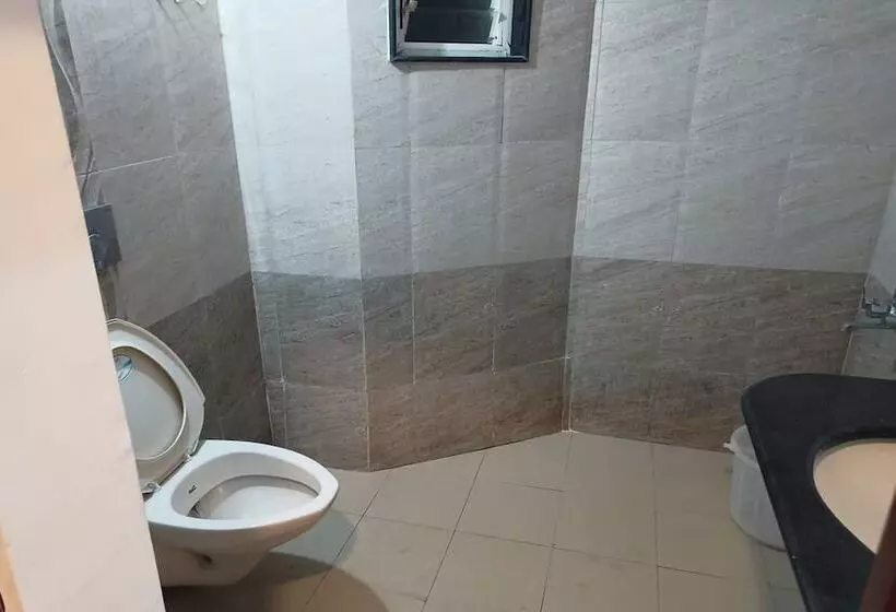 Hotelli Aaditya Greens Near Nelaguli Panchyat Office