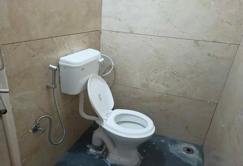 Hotelli Aaditya Greens Near Nelaguli Panchyat Office