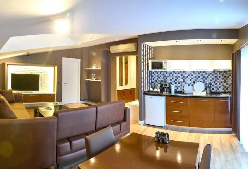 هتل By Aydın Suites