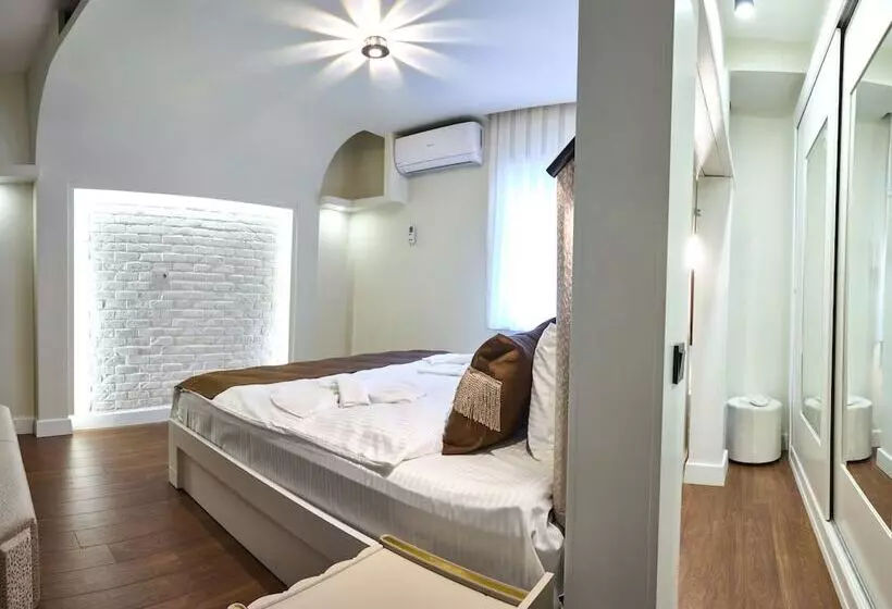 هتل By Aydın Suites