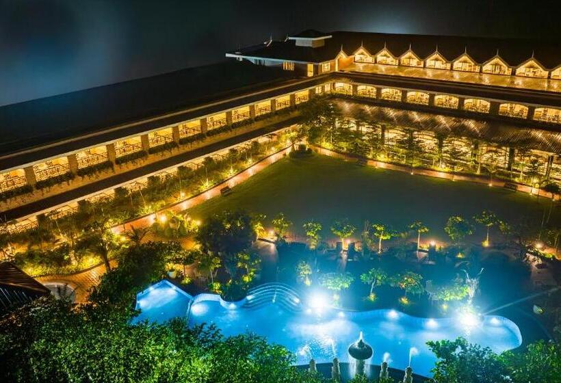 Hotel Mayfair Oasis Resort & Convention